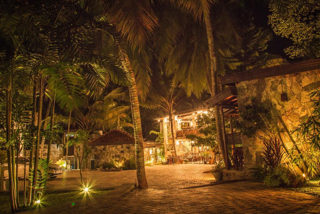 Villa Pinnawala & Restaurant ภายนอก รูปภาพ